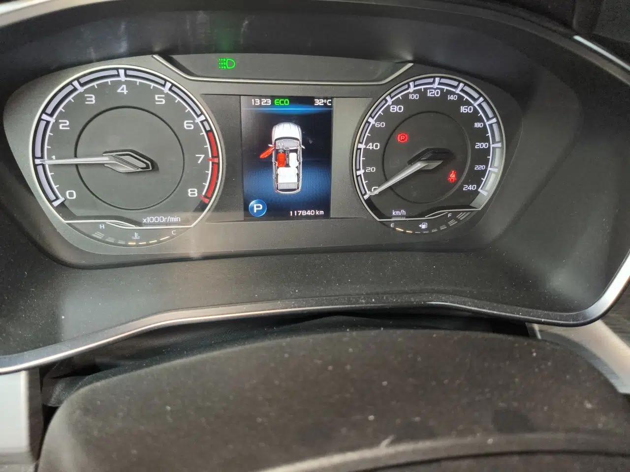 Geely Auto Coolray 2019 260T DCT Knight China VI Standard — миниатюра 12