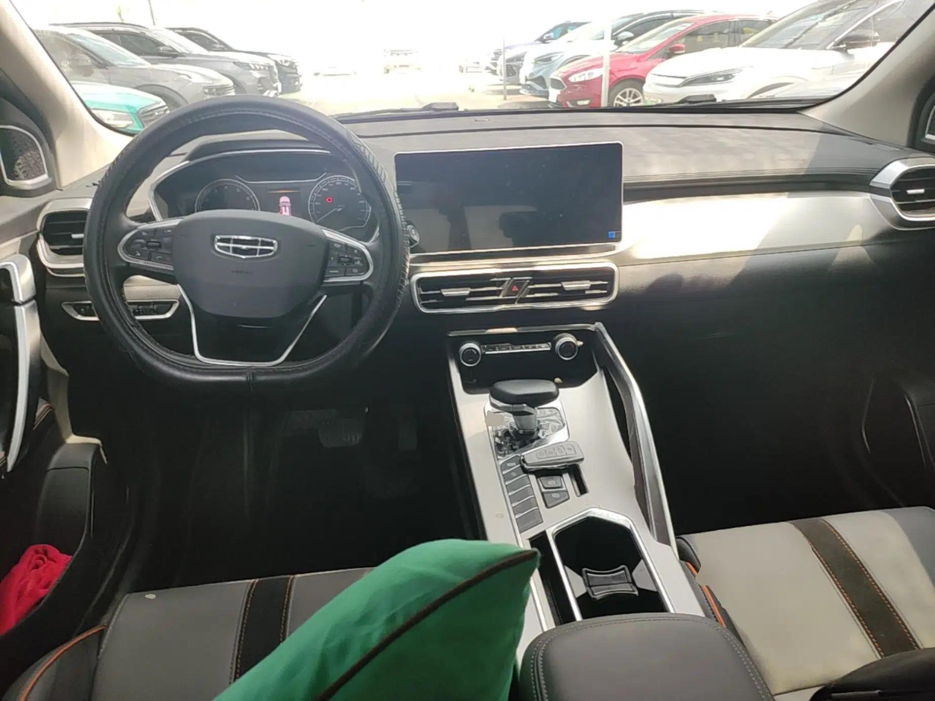 Geely Auto Coolray 2023 1.5T DCT Platinum Edition — миниатюра 12