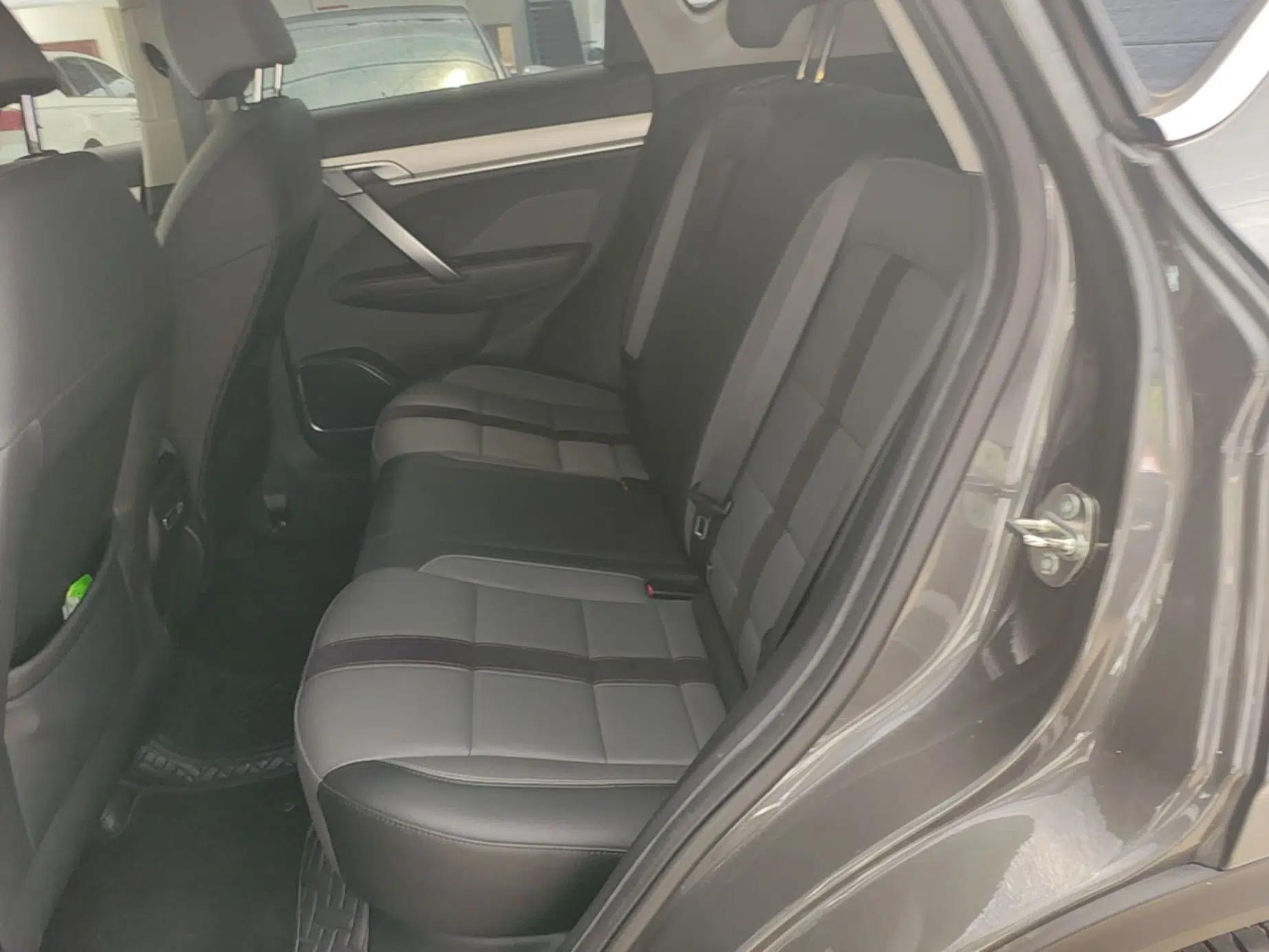 Geely Auto Coolray 2023 1.5T DCT Platinum Edition — миниатюра 20
