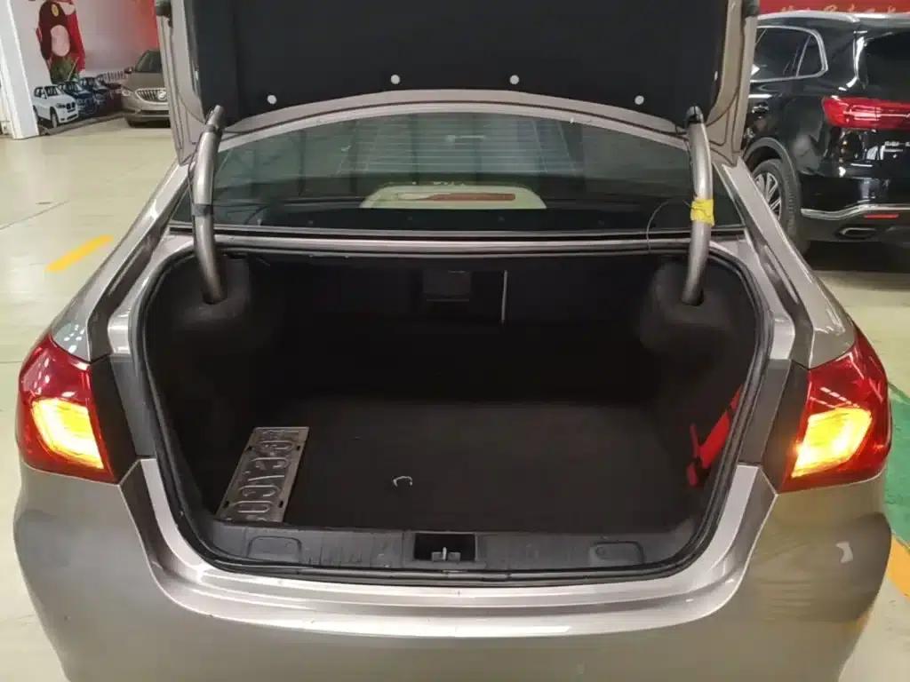 Roewe 950 2012 2.0L Comfort Edition — миниатюра 19