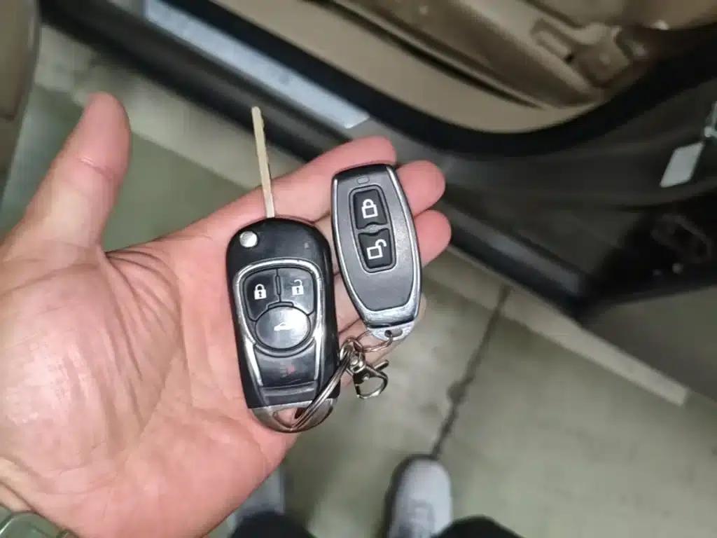 Roewe 950 2012 2.0L Comfort Edition — миниатюра 9