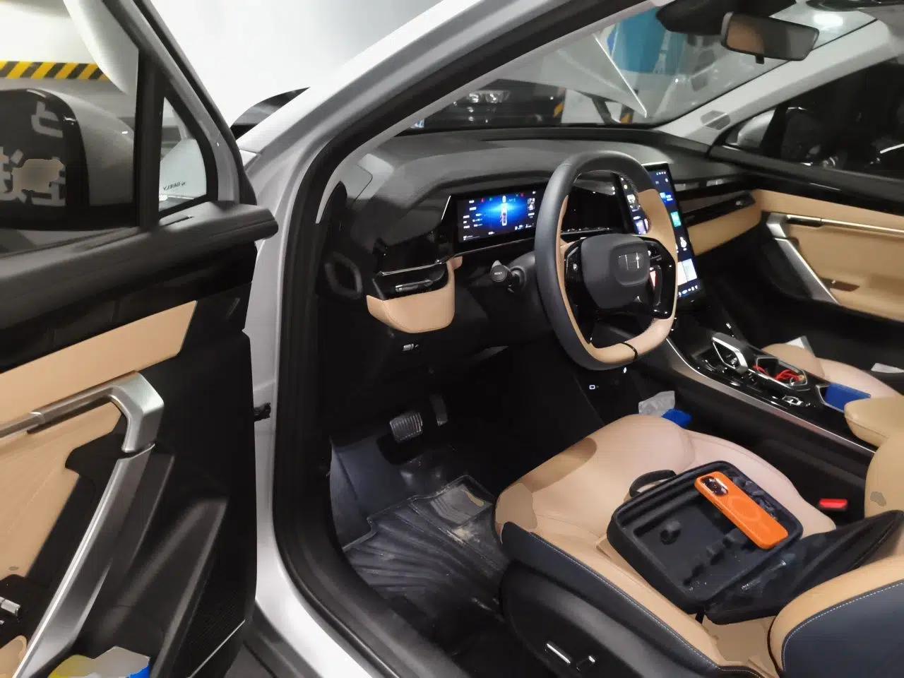 Geely Auto FX11 2023 1.5TD DCT Prestige Edition — миниатюра 16