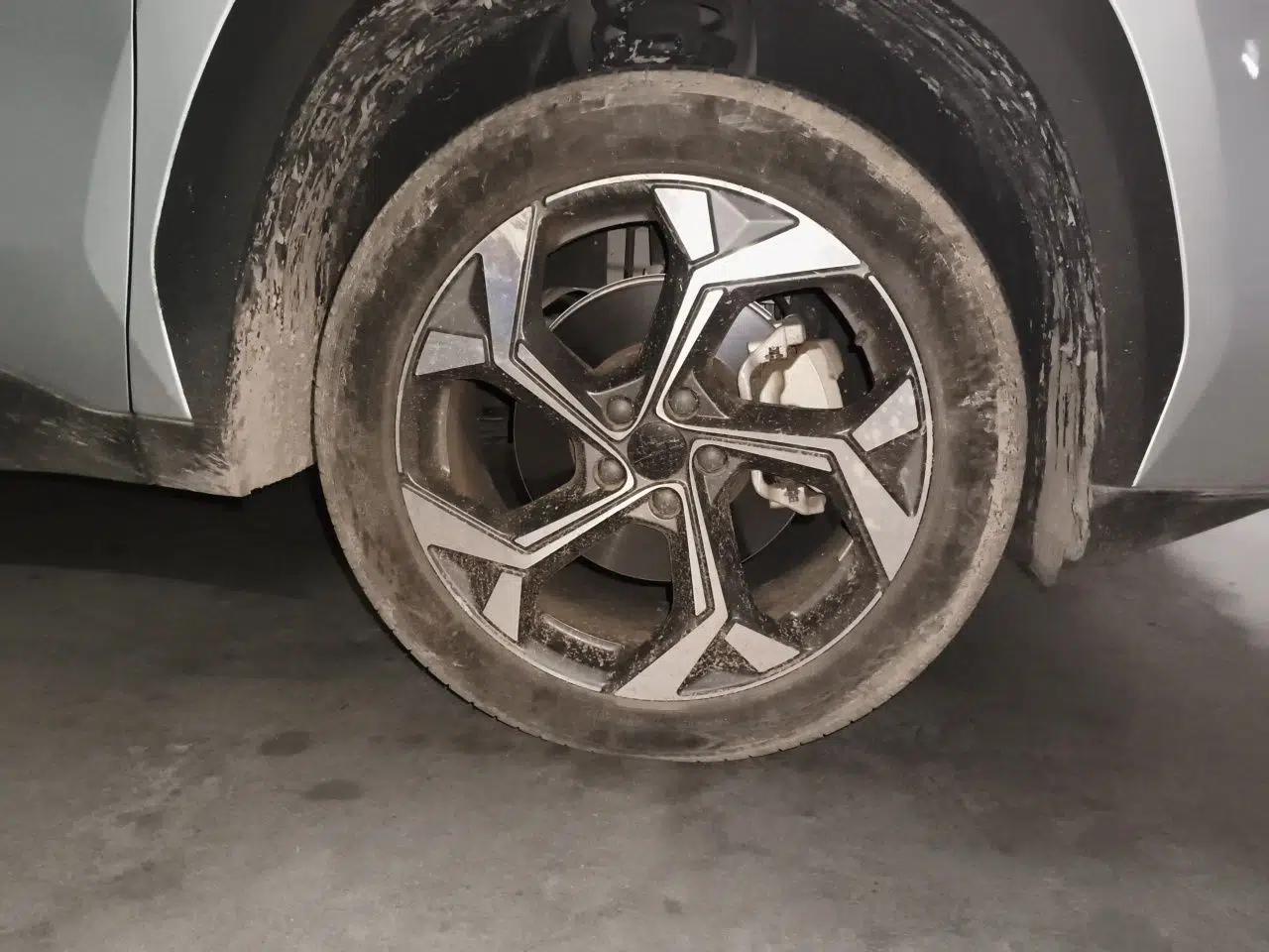Geely Auto FX11 2023 1.5TD DCT Prestige Edition — миниатюра 8
