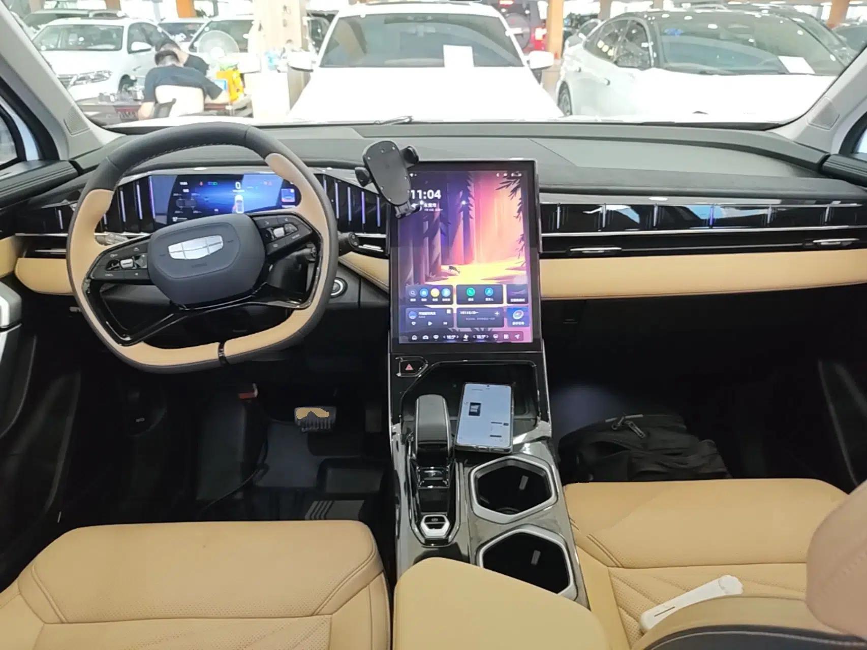 Geely Auto FX11 2023 1.5TD DCT Prestige Edition — миниатюра 12