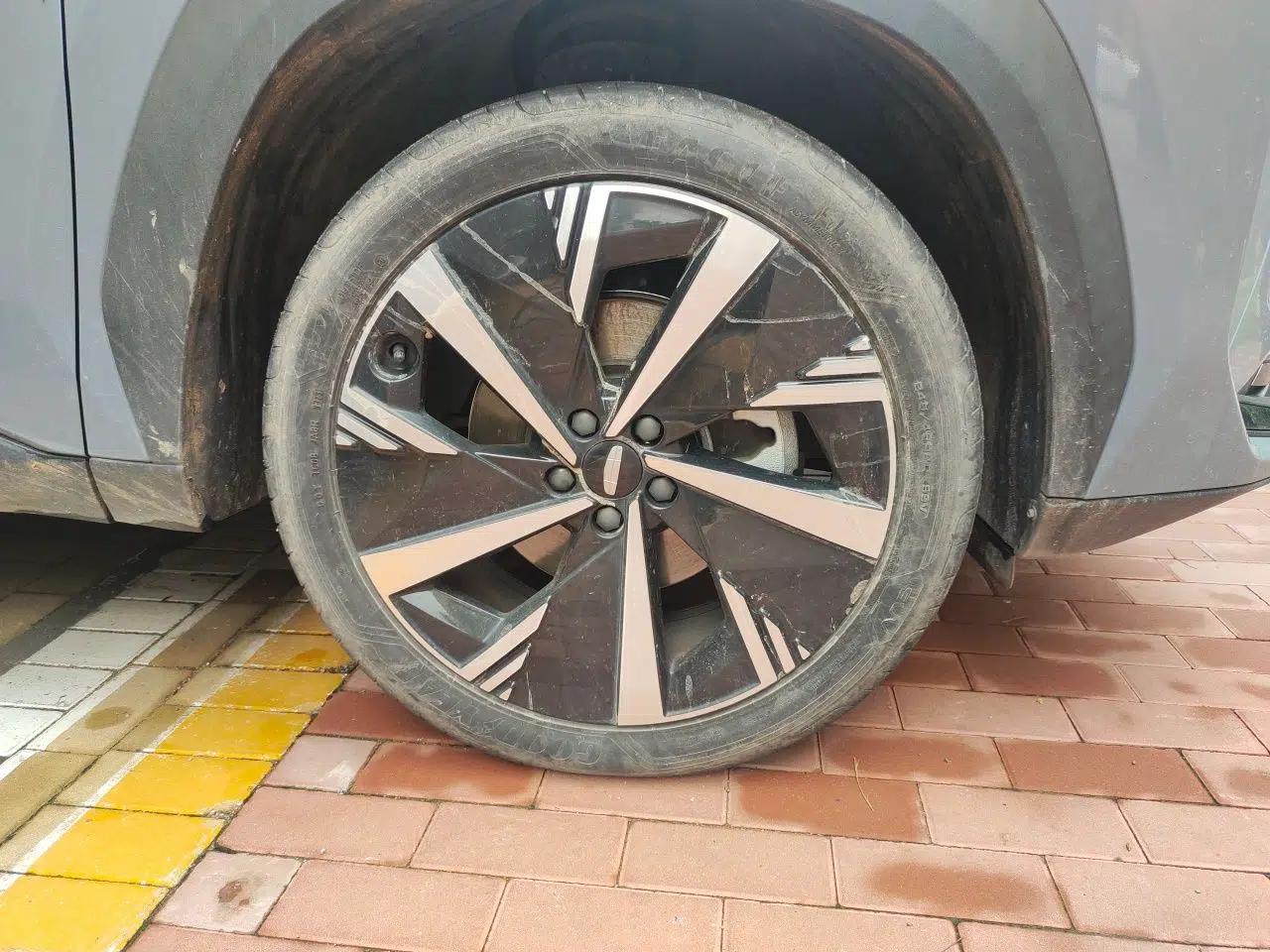 Geely Auto FX11 2023 2.0TD DCT Prestige Edition — миниатюра 8
