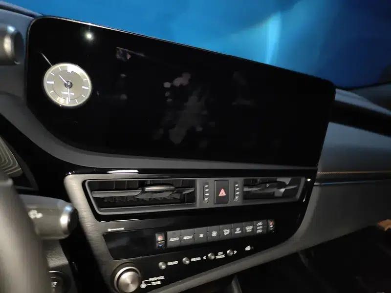 Lexus ES 2022 200 Premium Edition — миниатюра 12