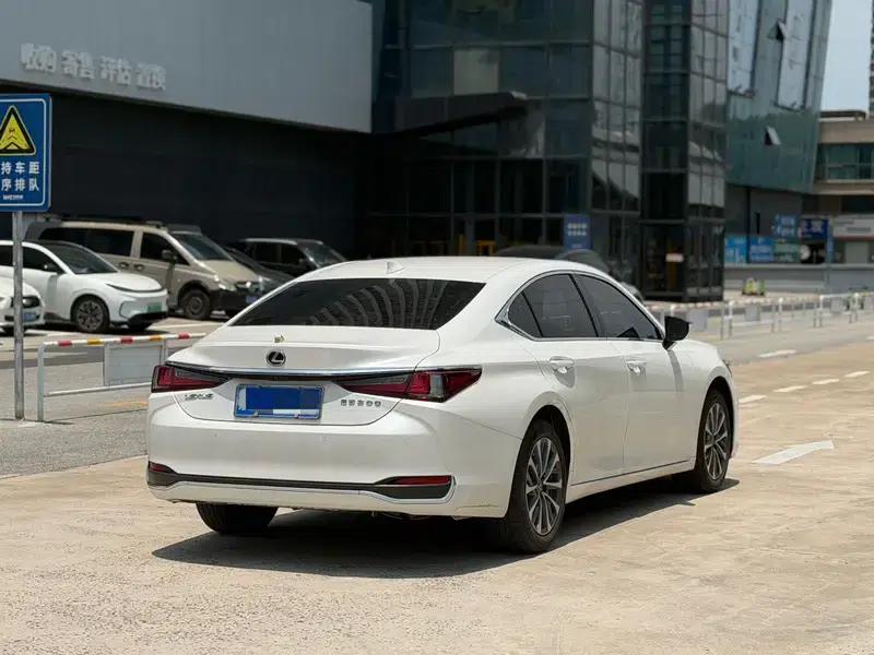 Lexus ES 2021 Model 200 Premium Edition — миниатюра 6