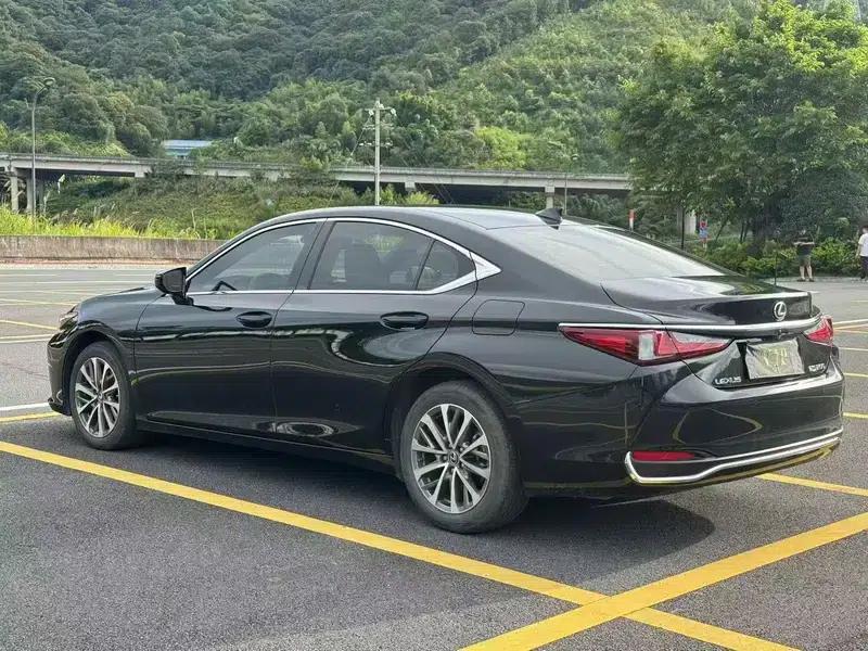 Lexus ES 2022 200 Premium Edition — миниатюра 4