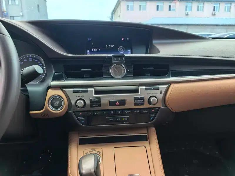 Lexus ES 2015 200 Elite Edition — миниатюра 10