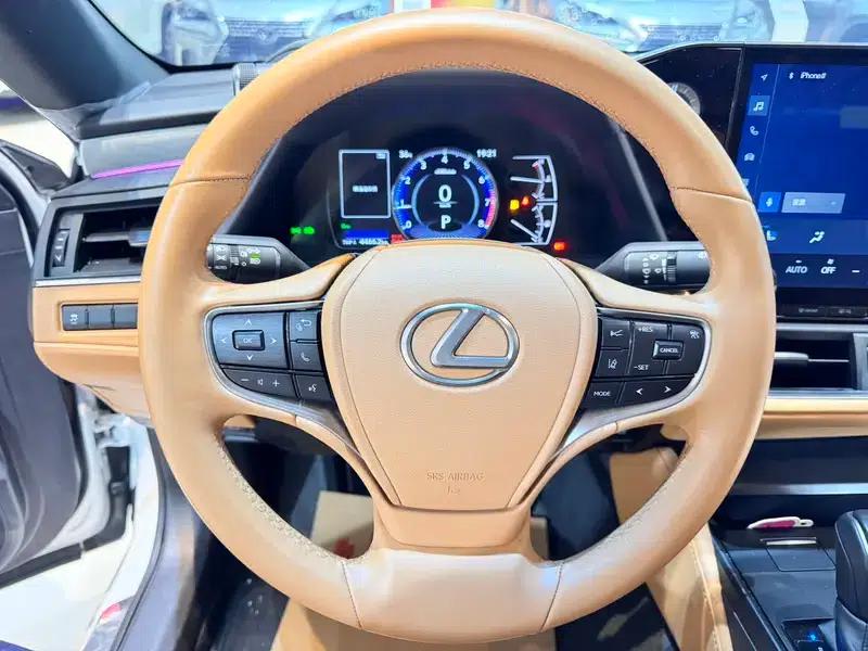 Lexus ES 2025 200 Premium Edition — миниатюра 18