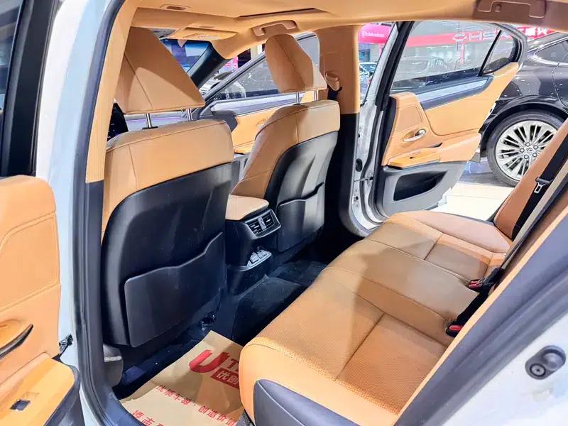 Lexus ES 2025 200 Premium Edition — миниатюра 24
