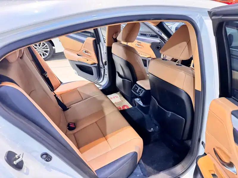 Lexus ES 2025 200 Premium Edition — миниатюра 26