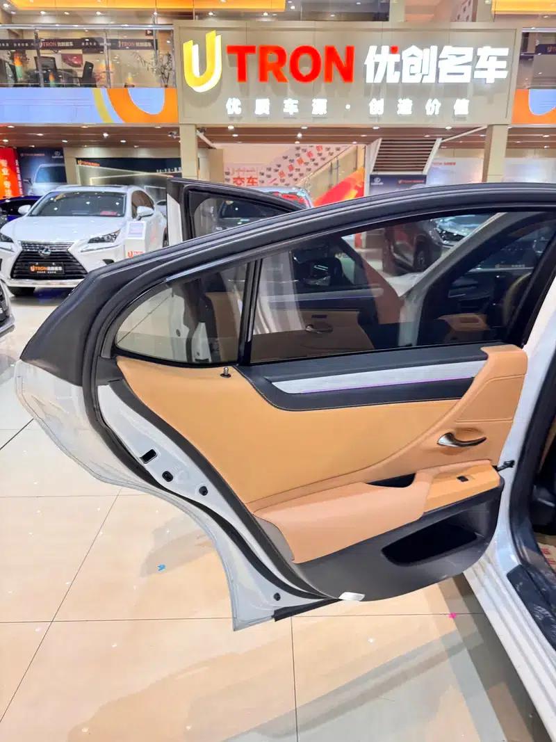 Lexus ES 2025 200 Premium Edition — миниатюра 4