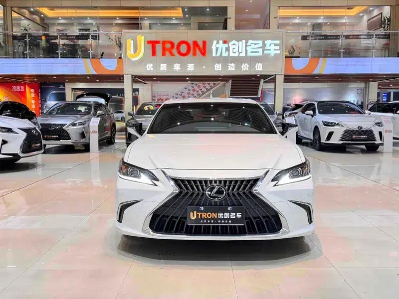Lexus ES 2022 300h Premium Edition — миниатюра 2