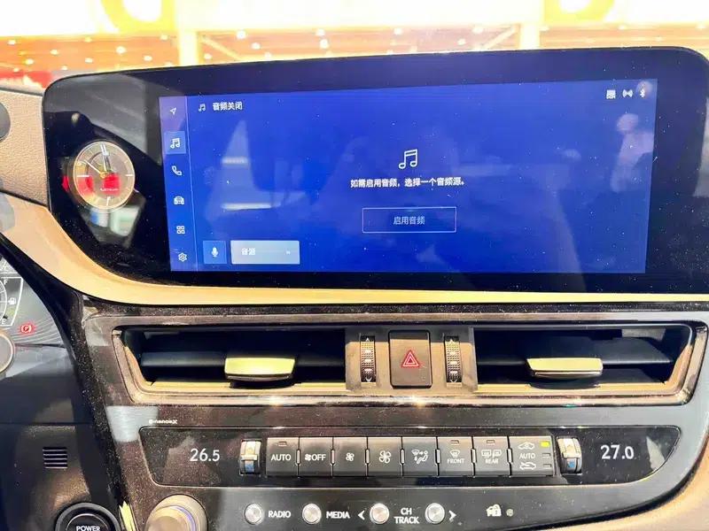 Lexus ES 2022 300h Premium Edition — миниатюра 14