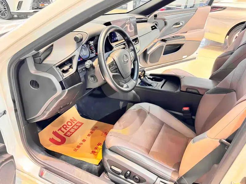 Lexus ES 2022 300h Premium Edition — миниатюра 20