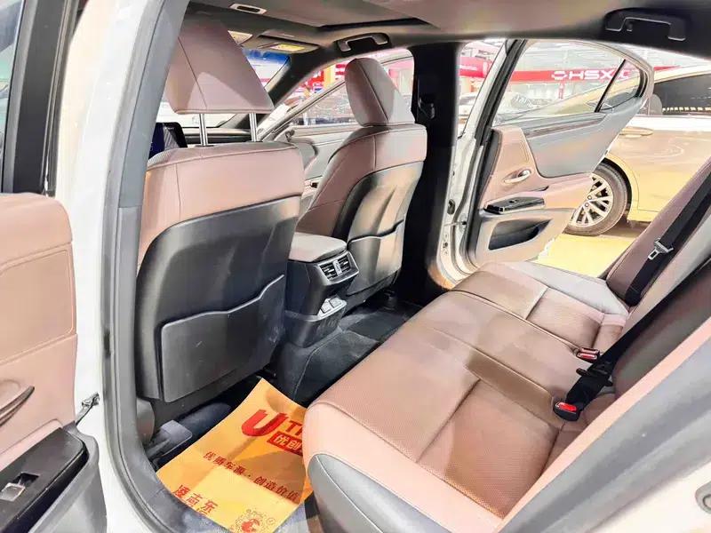 Lexus ES 2022 300h Premium Edition — миниатюра 21