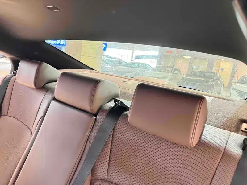 Lexus ES 2022 300h Premium Edition — миниатюра 26