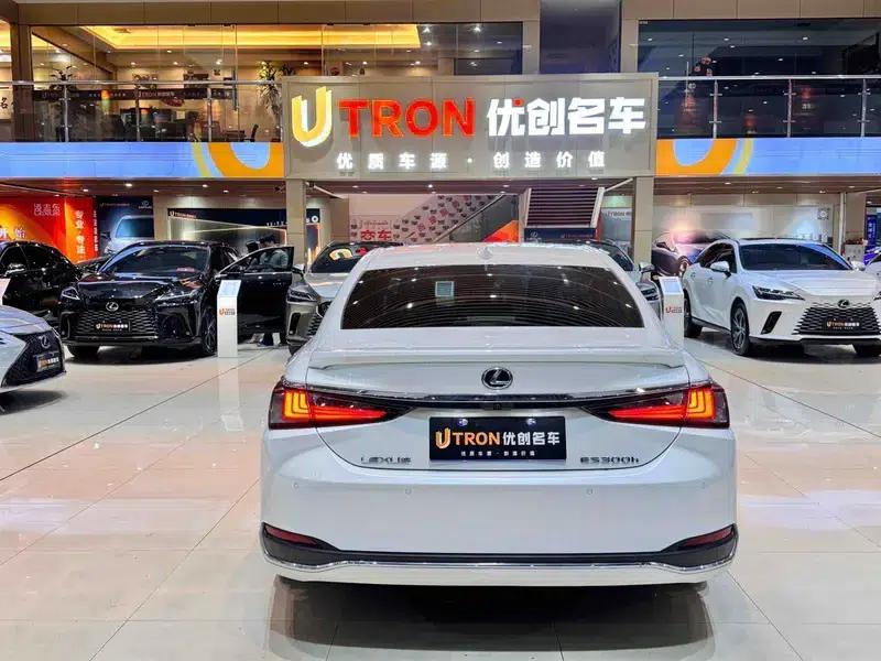Lexus ES 2022 300h Premium Edition — миниатюра 4