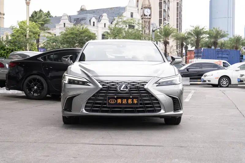 Lexus ES 2025 300h Premium Edition — миниатюра 2