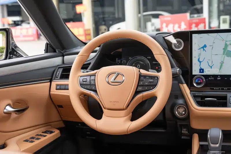 Lexus ES 2025 300h Premium Edition — миниатюра 16