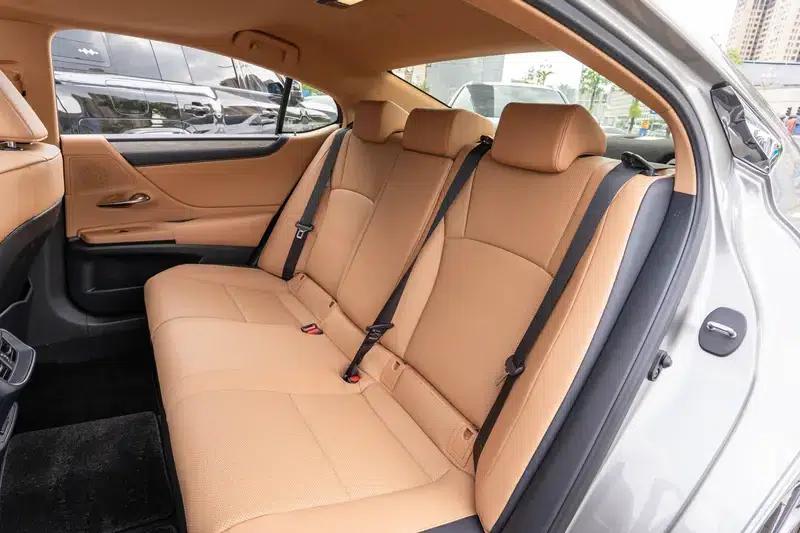 Lexus ES 2025 300h Premium Edition — миниатюра 22