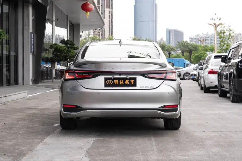 Lexus ES 2025 300h Premium Edition — миниатюра 4