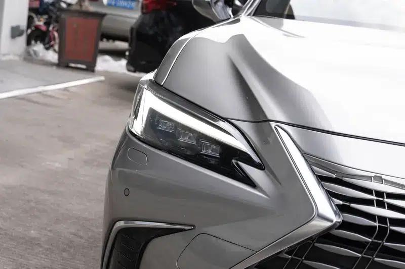 Lexus ES 2025 300h Premium Edition — миниатюра 9