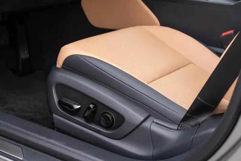 Lexus ES 2025 300h Premium Edition — миниатюра 10