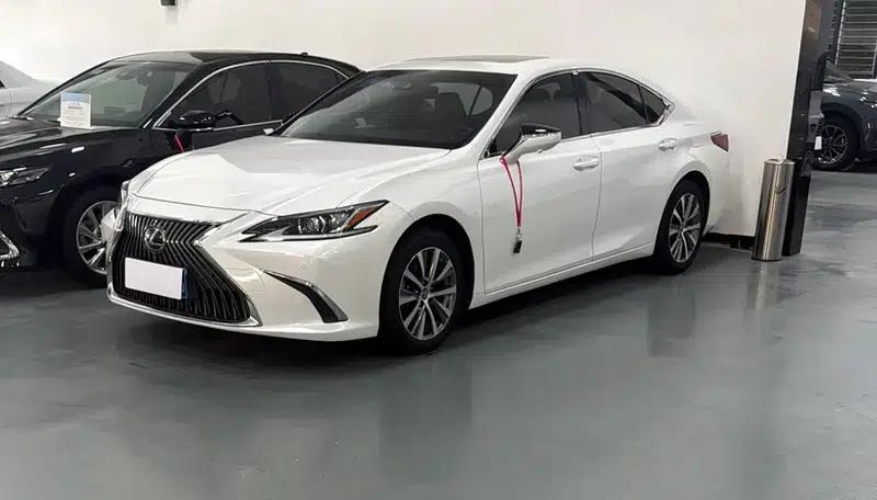 Lexus ES 2021 Model 200 Premium Edition — миниатюра 1