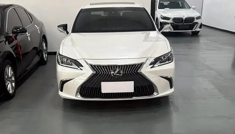 Lexus ES 2021 Model 200 Premium Edition — миниатюра 2