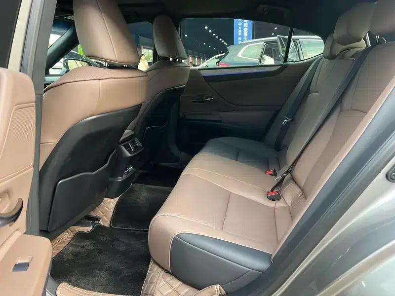 Lexus ES 2025 200 Premium Edition — миниатюра 12