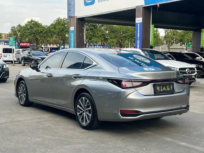 Lexus ES 2025 200 Premium Edition — миниатюра 4
