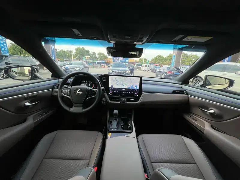 Lexus ES 2025 200 Premium Edition — миниатюра 10