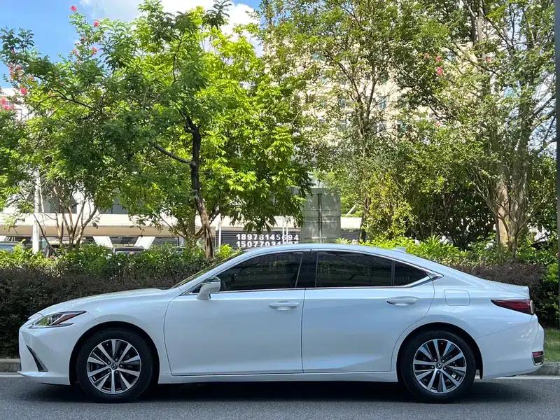 Lexus ES 2018 200 Luxury Edition (China V emission standard) — миниатюра 3