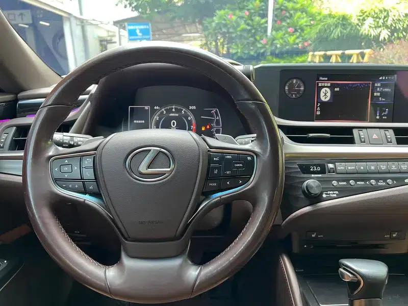 Lexus ES 2018 200 Luxury Edition (China V emission standard) — миниатюра 22