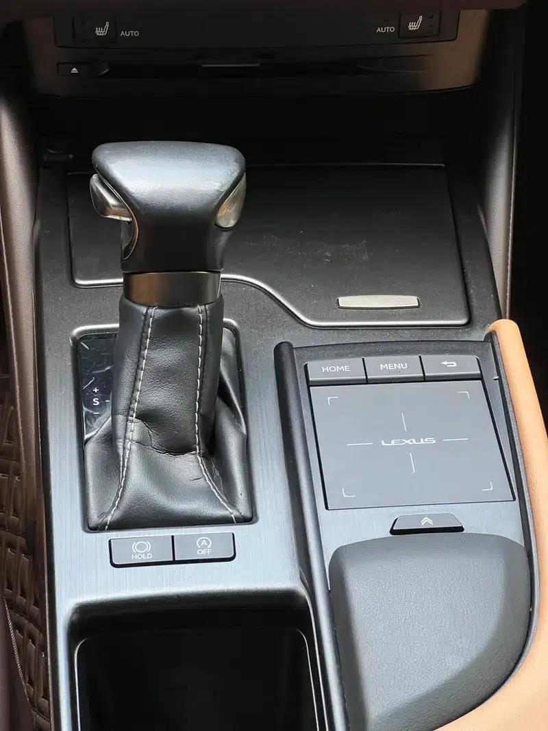 Lexus ES 2018 200 Luxury Edition (China V emission standard) — миниатюра 23