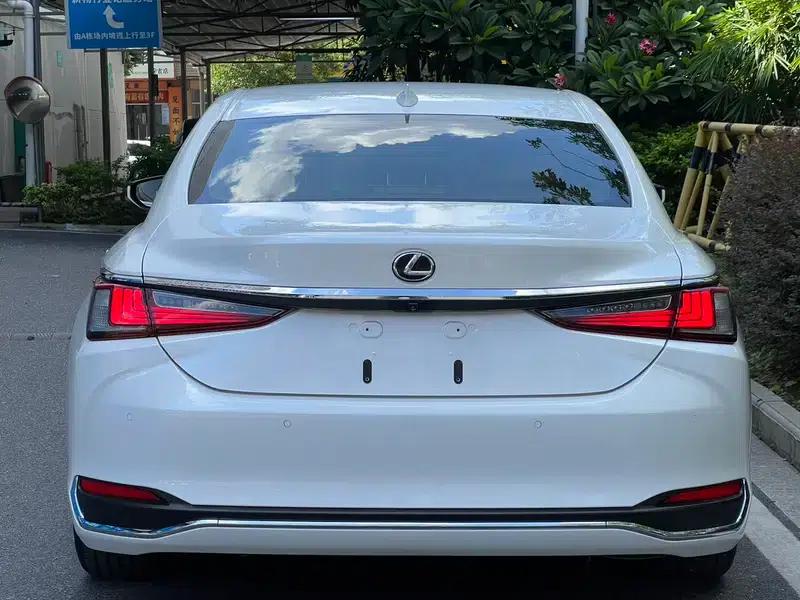 Lexus ES 2018 200 Luxury Edition (China V emission standard) — миниатюра 5