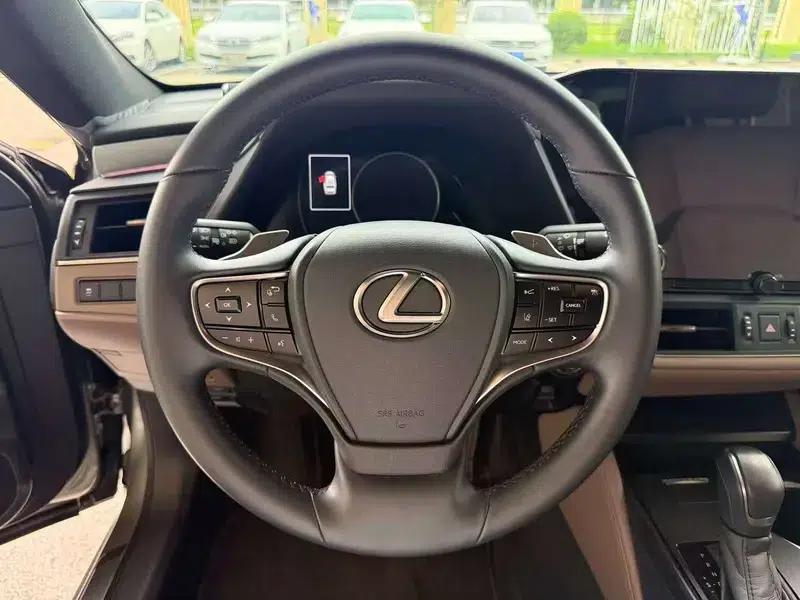 Lexus ES 2025 300h Premium Edition — миниатюра 12