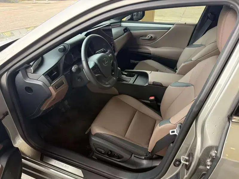 Lexus ES 2025 300h Premium Edition — миниатюра 13