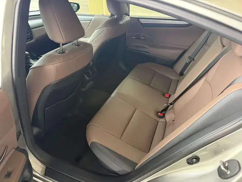 Lexus ES 2025 300h Premium Edition — миниатюра 14