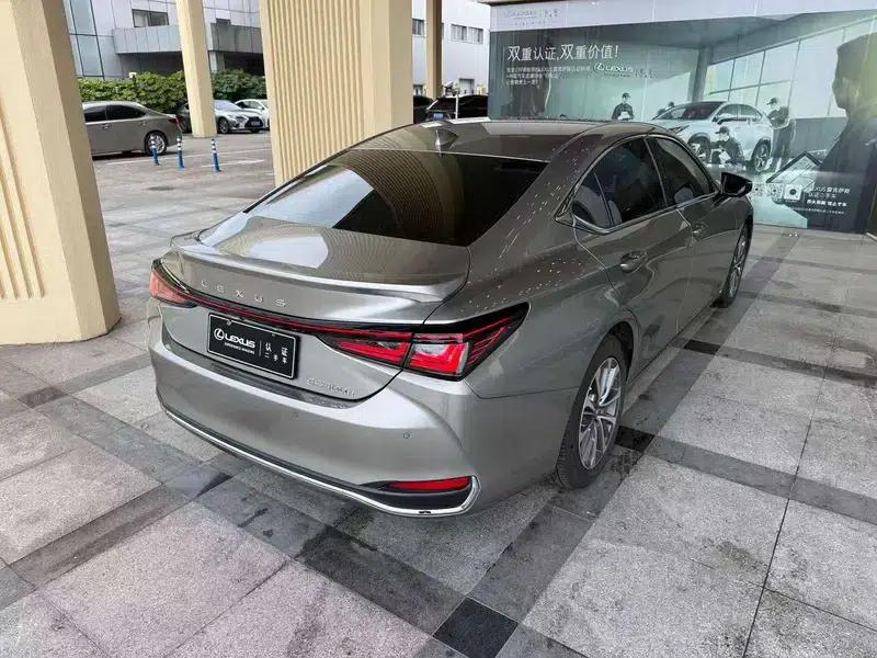 Lexus ES 2025 300h Premium Edition — миниатюра 7