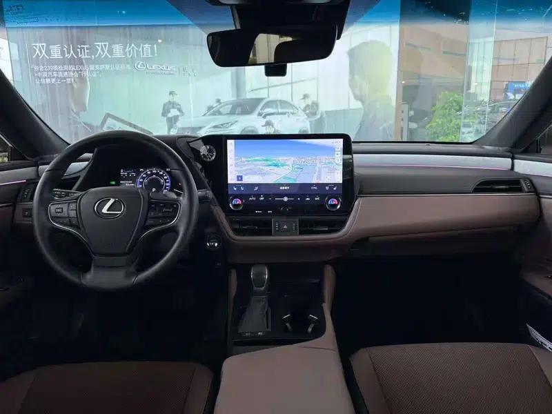 Lexus ES 2025 300h Premium Edition — миниатюра 10
