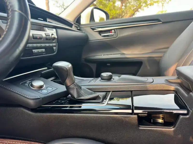 Lexus ES 2015 200 Elite Edition — миниатюра 12
