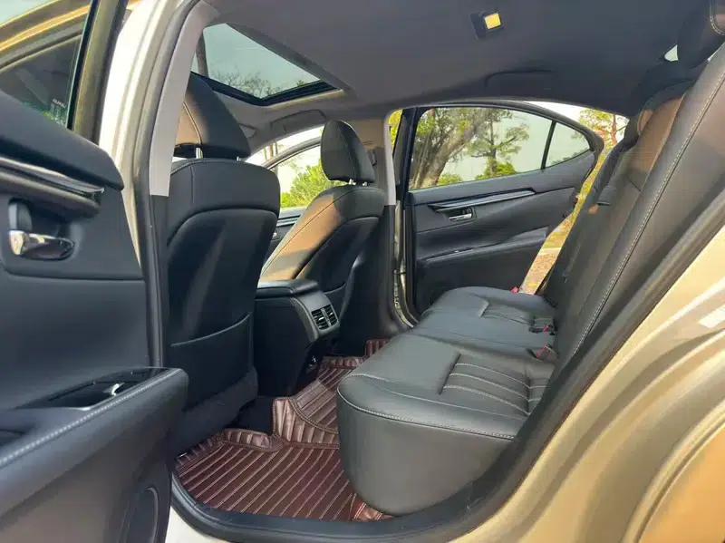 Lexus ES 2015 200 Elite Edition — миниатюра 16