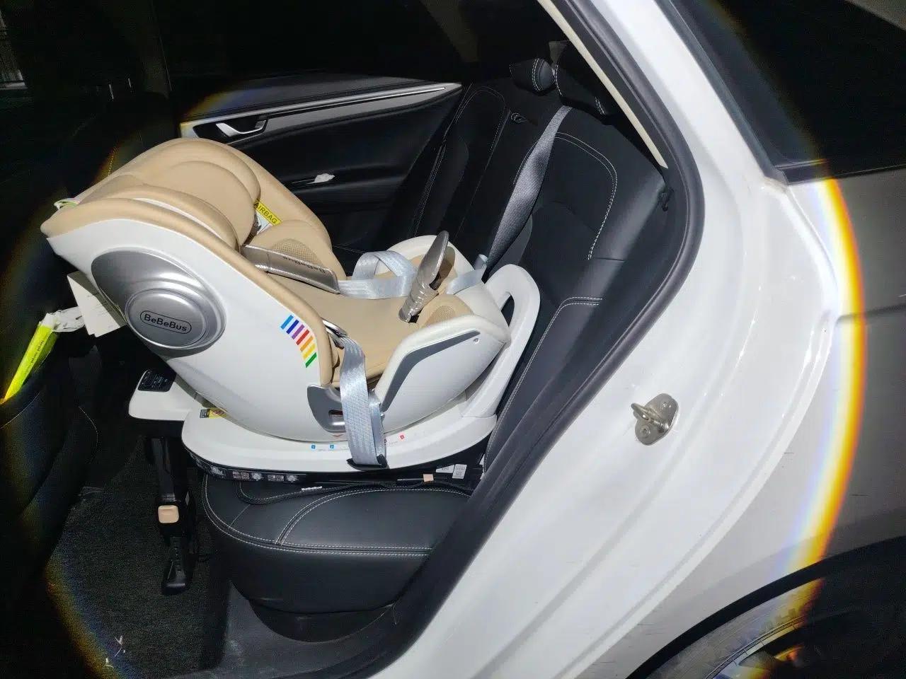 Geely Auto Emgrand GL 2018 1.8L DCT Elite Smart Connectivity Version — миниатюра 17