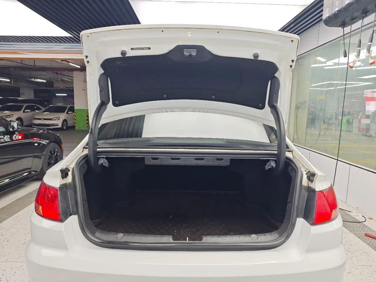 Geely Auto Emgrand GL 2018 1.8L DCT Elite Smart Connectivity Version — миниатюра 22