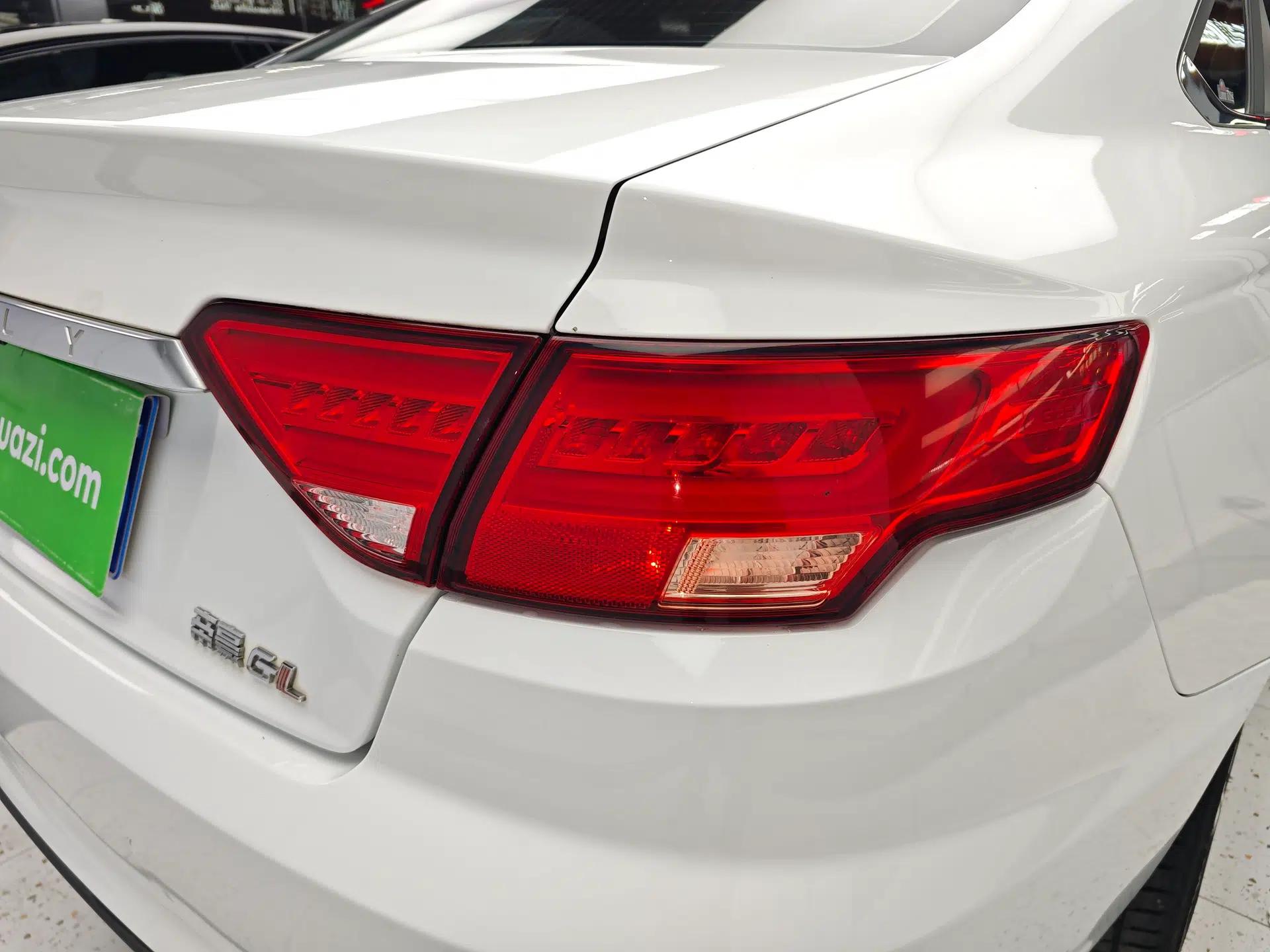 Geely Auto Emgrand GL 2018 1.8L DCT Elite Smart Connectivity Version — миниатюра 9