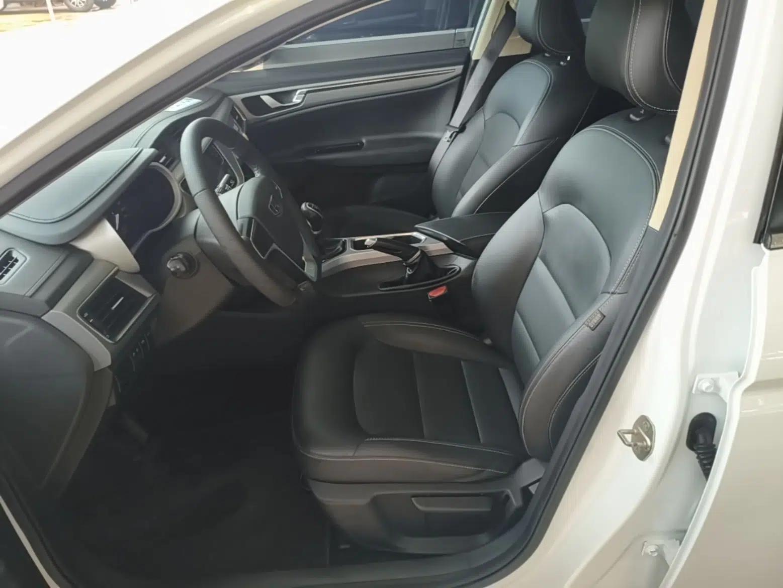 Geely Auto Emgrand GL 2018 1.4T Manual Elite Smart Connectivity Version — миниатюра 17