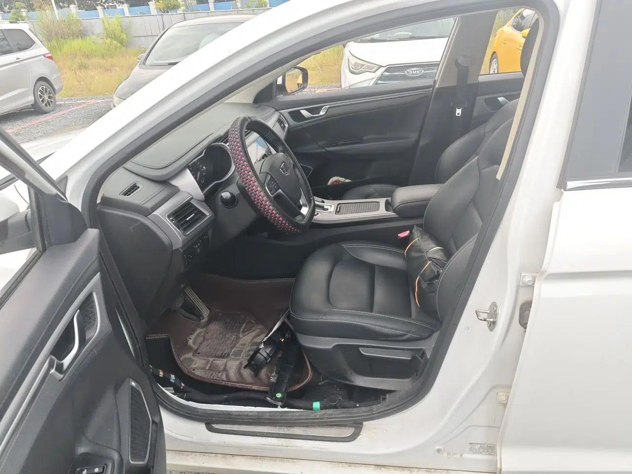 Geely Auto Emgrand GL 2018 1.8L DCT Elite Smart Connectivity Version — миниатюра 15